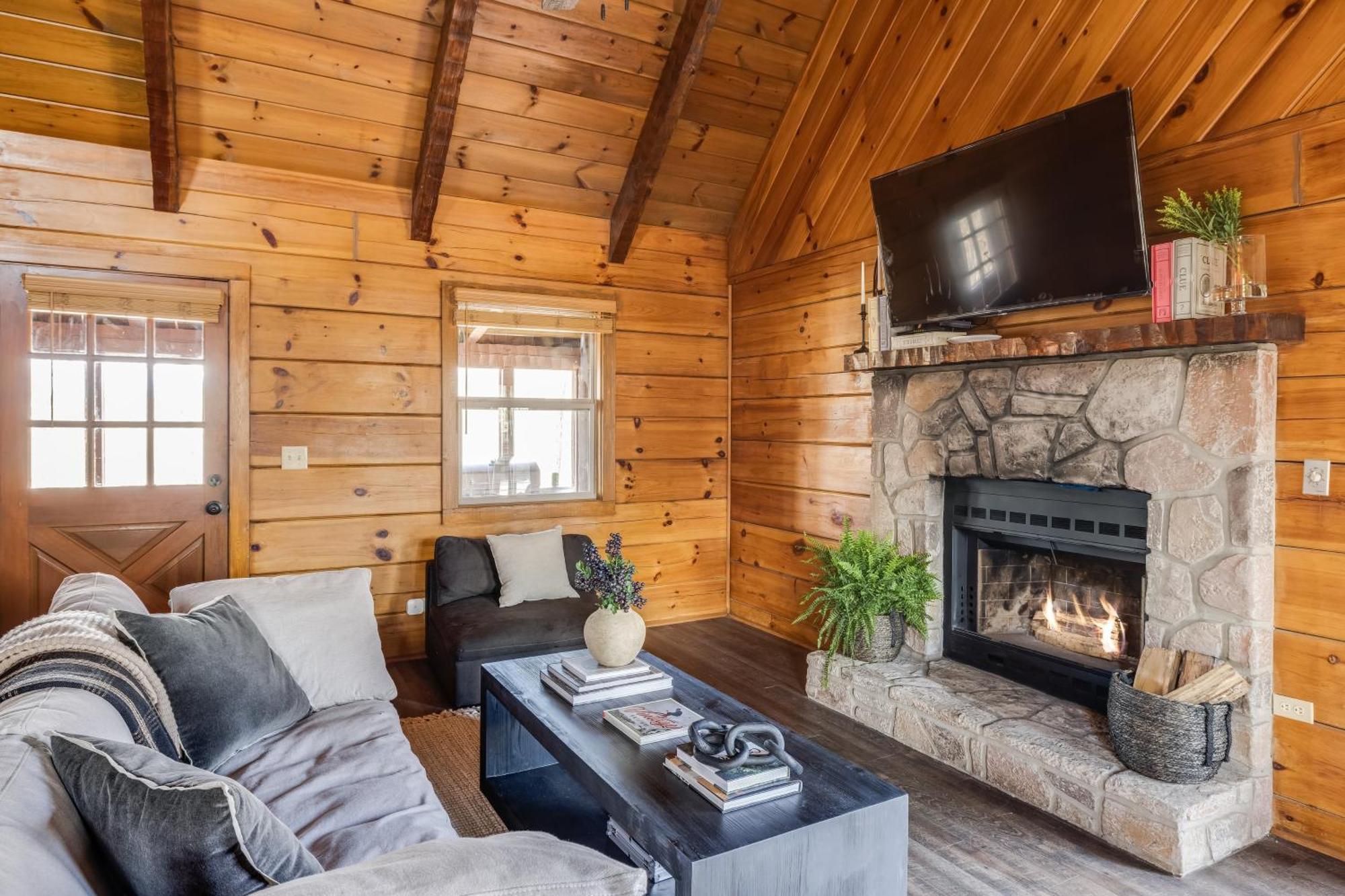 Dudley III By Avantstay Cosy Mountain Home W Hot Tub Great Views Pigeon Forge Exterior photo